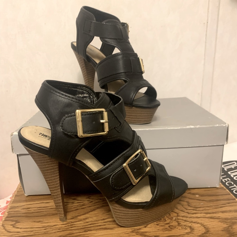 Women shoes sz 5.5